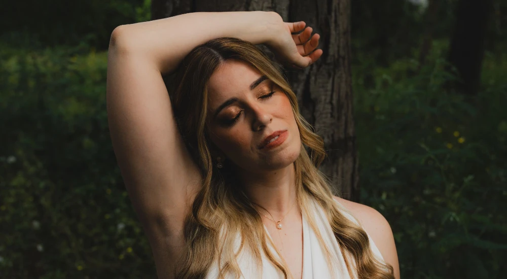 CATARINA GUINOT REVELA LADO MAIS EMOCIONAL E PESSOAL NO EP "E TUDO O VENTO LEVOU"